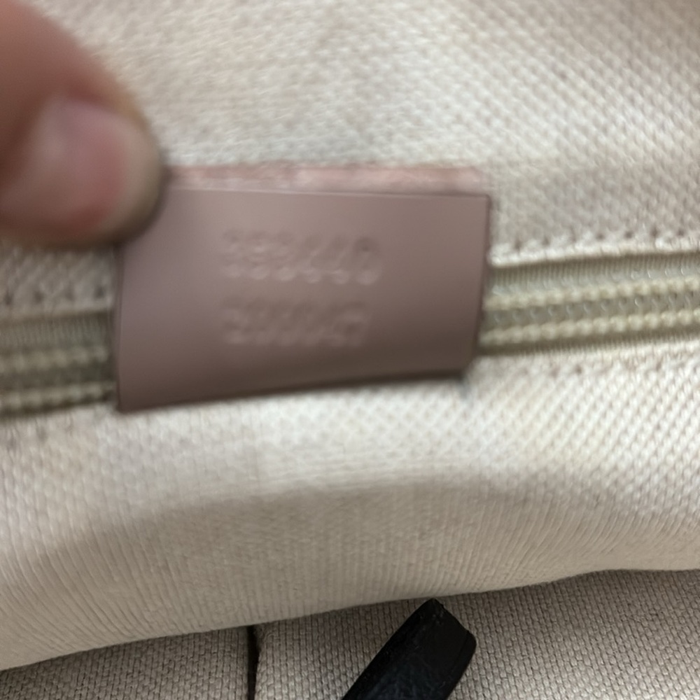 Gucci Cream Shoulder Bag with Monogram and Leather Trim - Picture 8 of 9